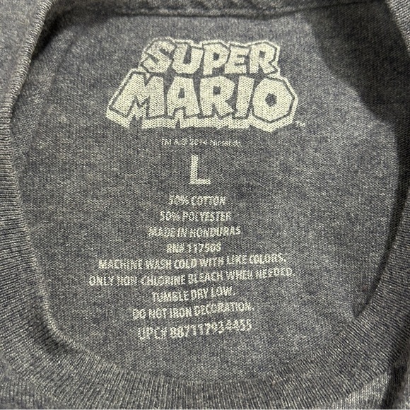 Super Mario tee shirt, size large, cotton/poly blend - Picture 3 of 5